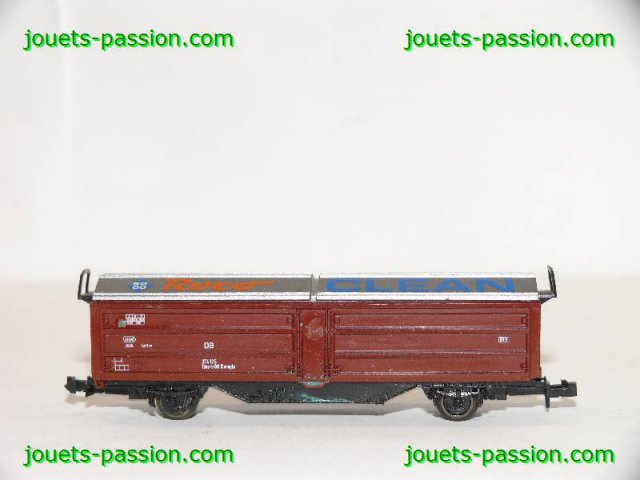 7899+7900 Echelle N fourgon Roco 25093 sans système de nettoyage des rails