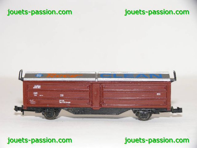 7899+7900 Echelle N fourgon Roco 25093 sans système de nettoyage des rails