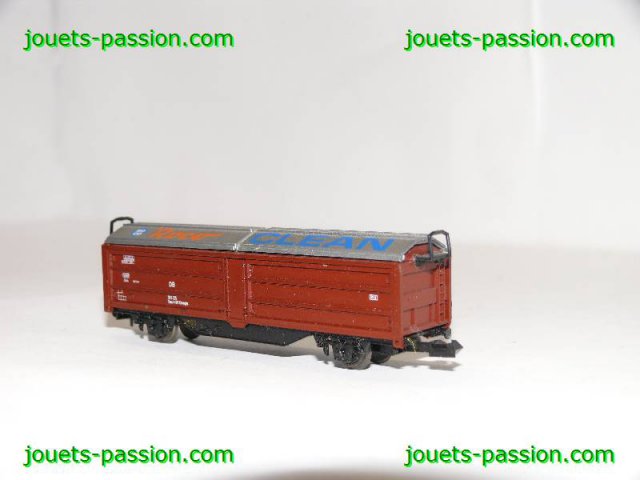 7899+7900 Echelle N fourgon Roco 25093 sans système de nettoyage des rails