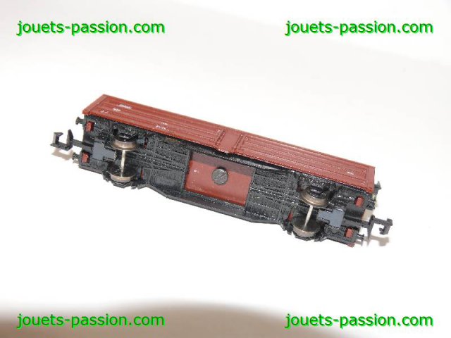 7899+7900 Echelle N fourgon Roco 25093 sans système de nettoyage des rails