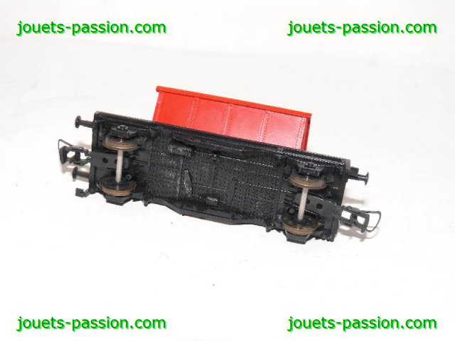 140227-01 Lot de 4 wagons HO