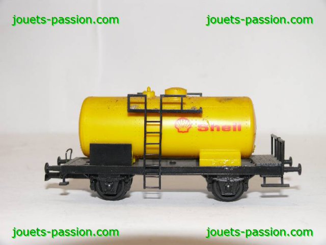 140227-01 Lot de 4 wagons HO