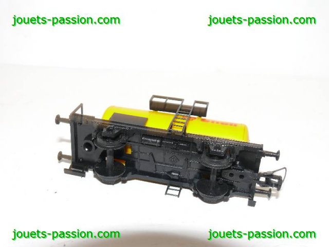 140227-01 Lot de 4 wagons HO