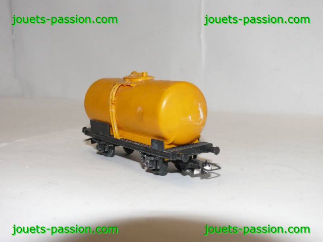 140227-01 Lot de 4 wagons HO