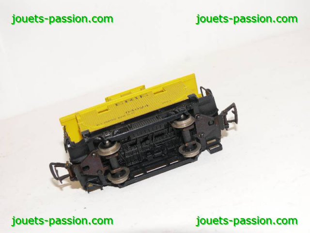 140227-01 Lot de 4 wagons HO